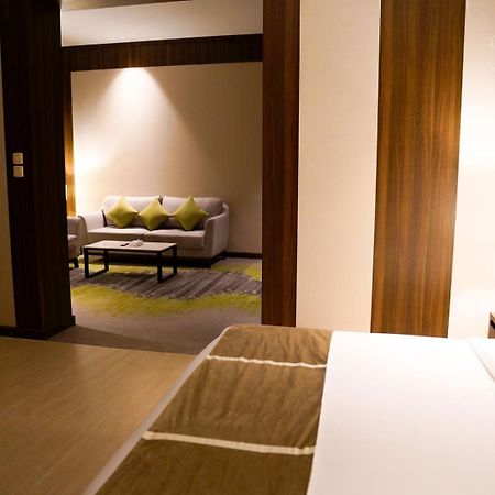 Azar Hotel Ahad Rafidah Buitenkant foto