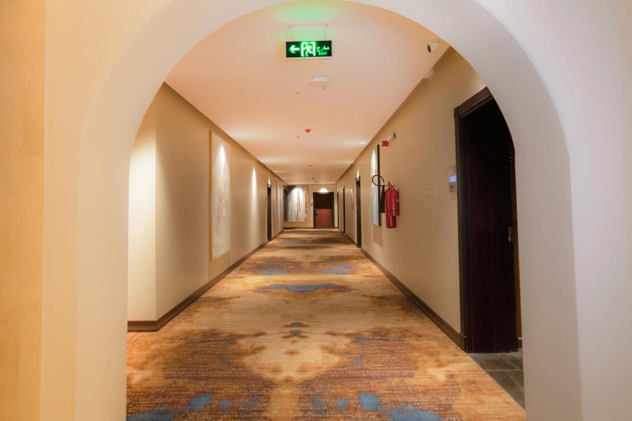 Azar Hotel Ahad Rafidah Buitenkant foto