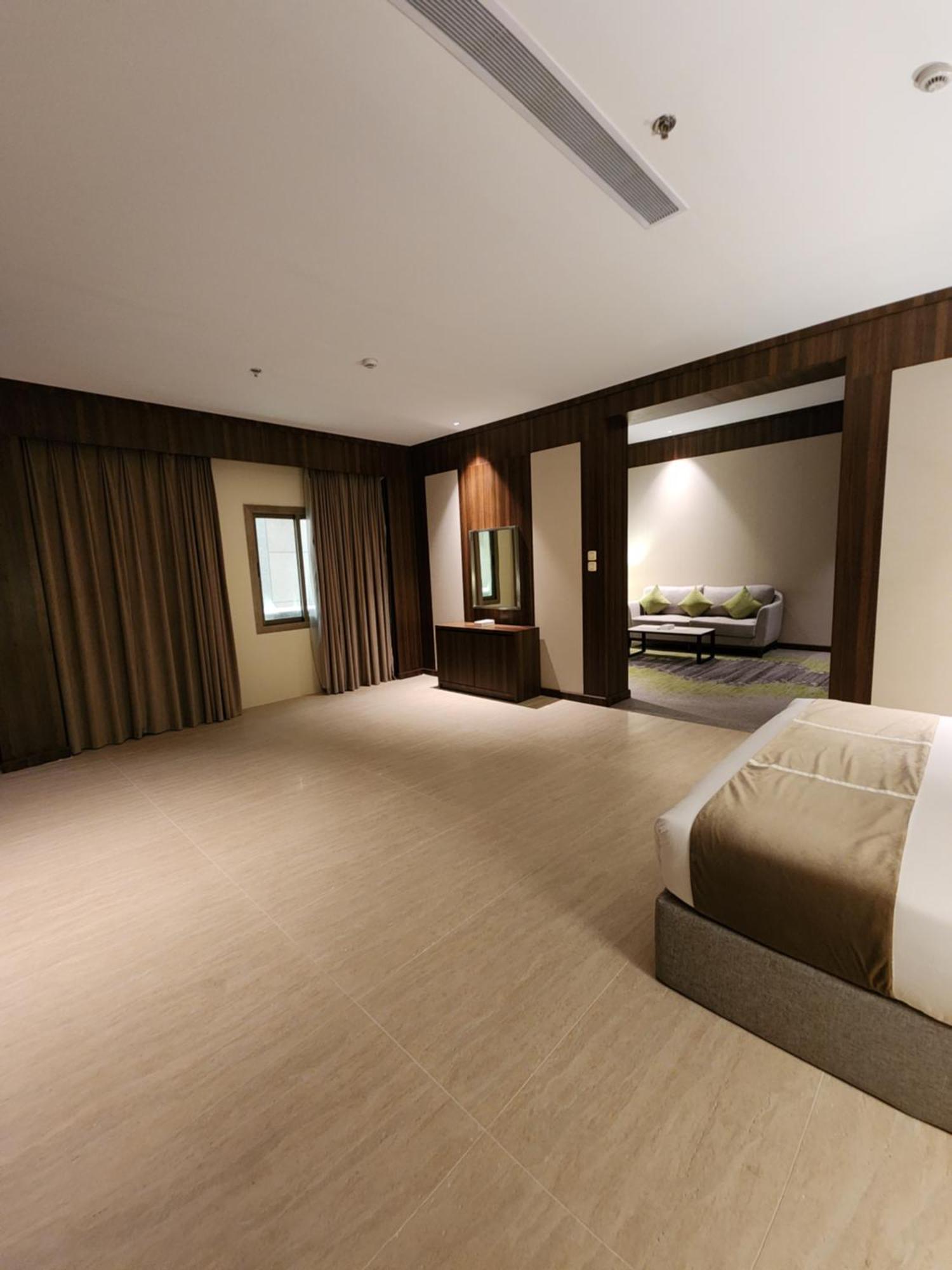 Azar Hotel Ahad Rafidah Buitenkant foto